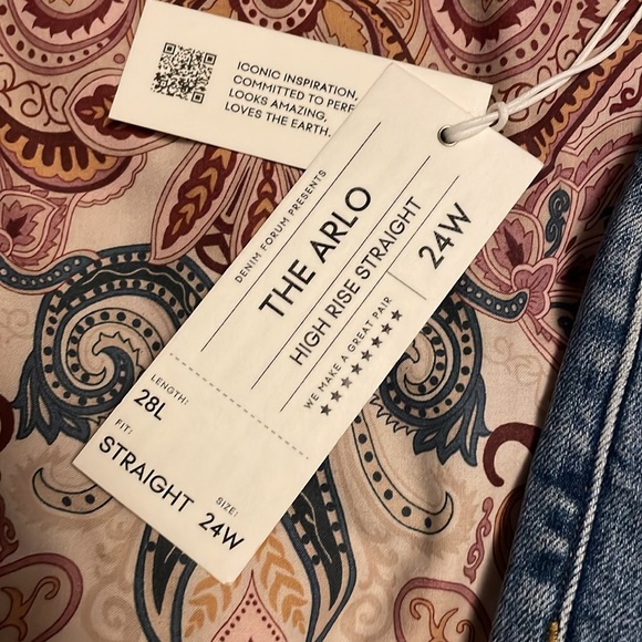 NWT Aritzia Arlo high rise straight jean size 24x28 - Picture 6 of 9